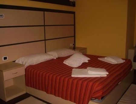 Hotel La Solitaria Carlazzo Luaran gambar