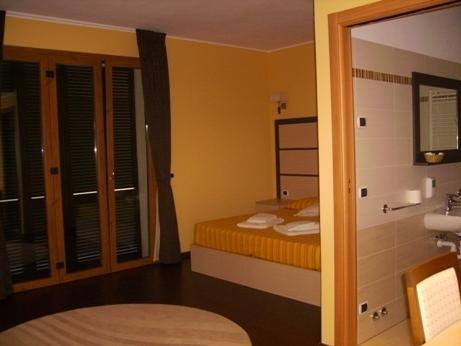 Hotel La Solitaria Carlazzo Luaran gambar